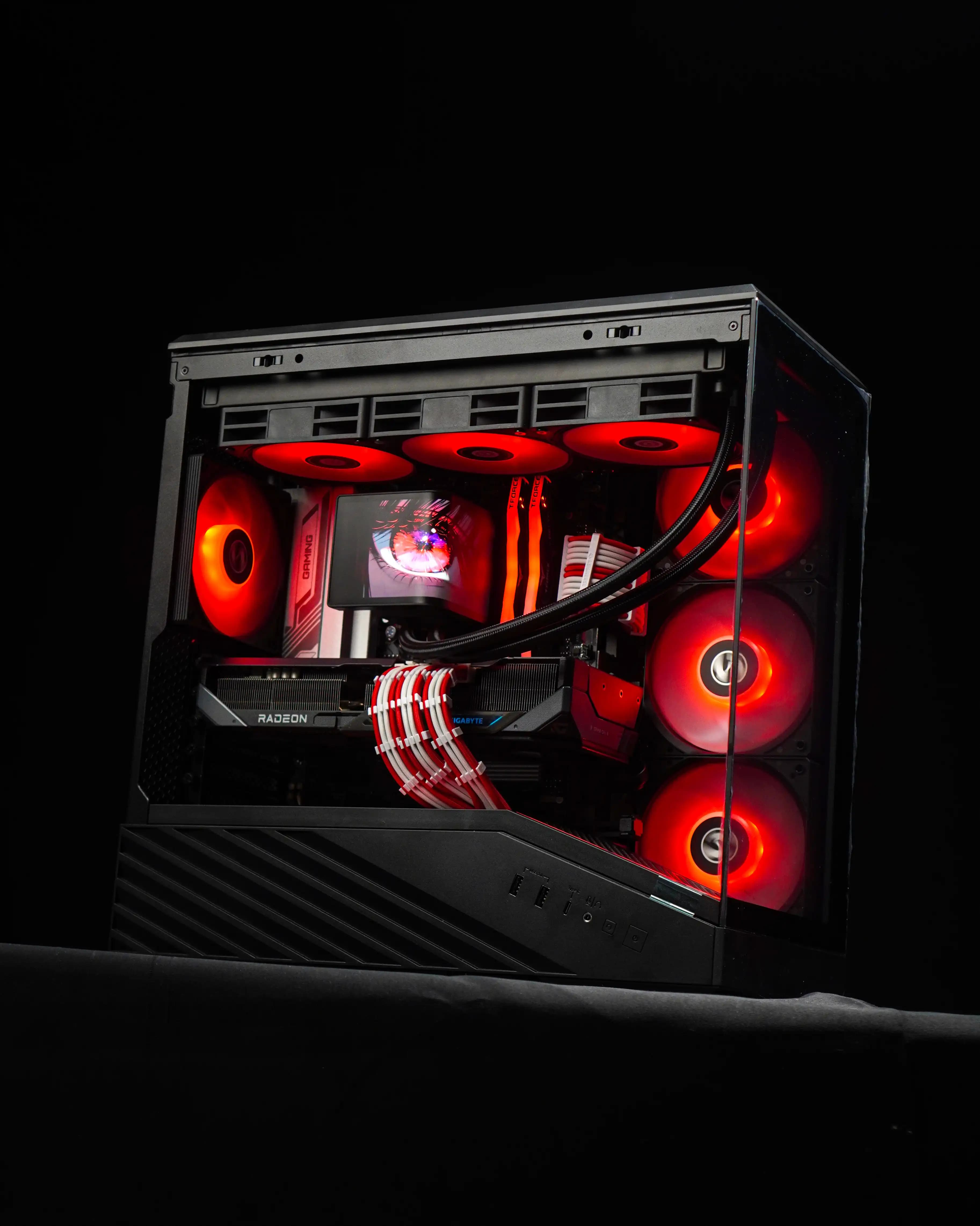 PC GAMER AMD RYZEN 7 7800X3D RX 9070 XT